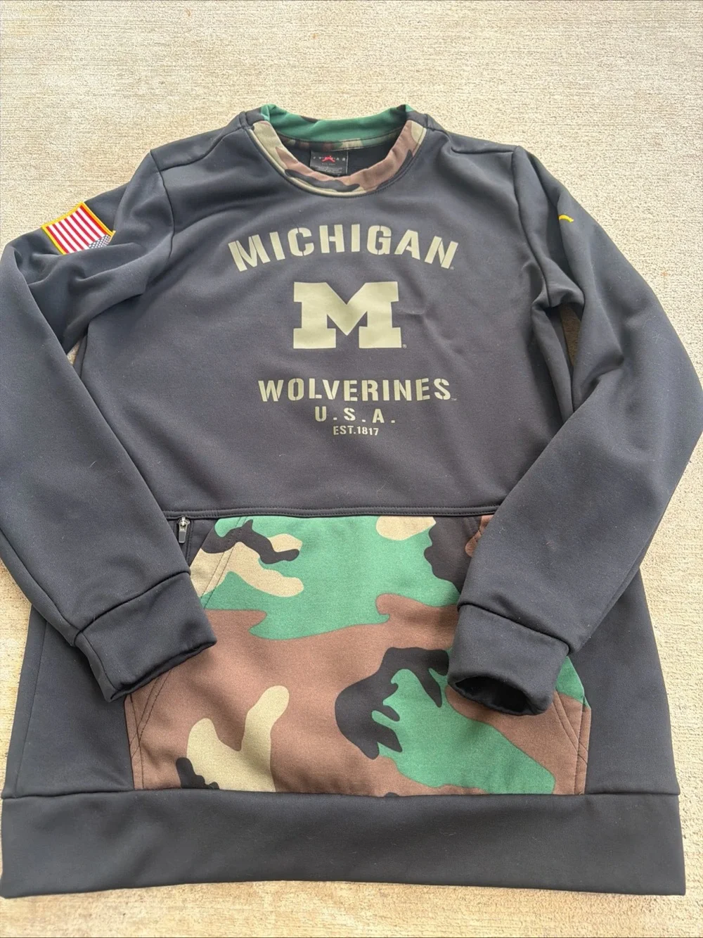 Jordan Men’s Michigan Wolverines Logo Sweater Black Camo Size Small